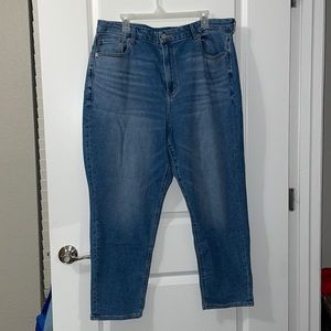 American Eagle Stretch Curvy Mom Jeans